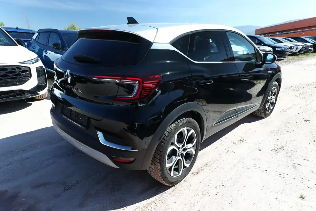 Gebraucht Renault Captur Techno 140 PS (102 kW) 2023 Black pearl metallic / hochland SUV