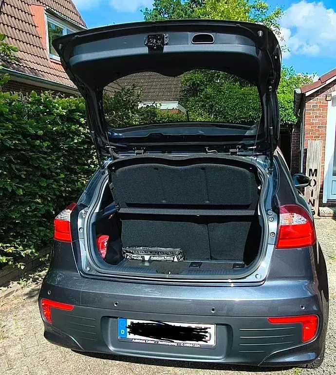 Gebraucht Kia Rio DREAM-TEAM Edition 109 PS (80 kW) 2017 Grau Limousine