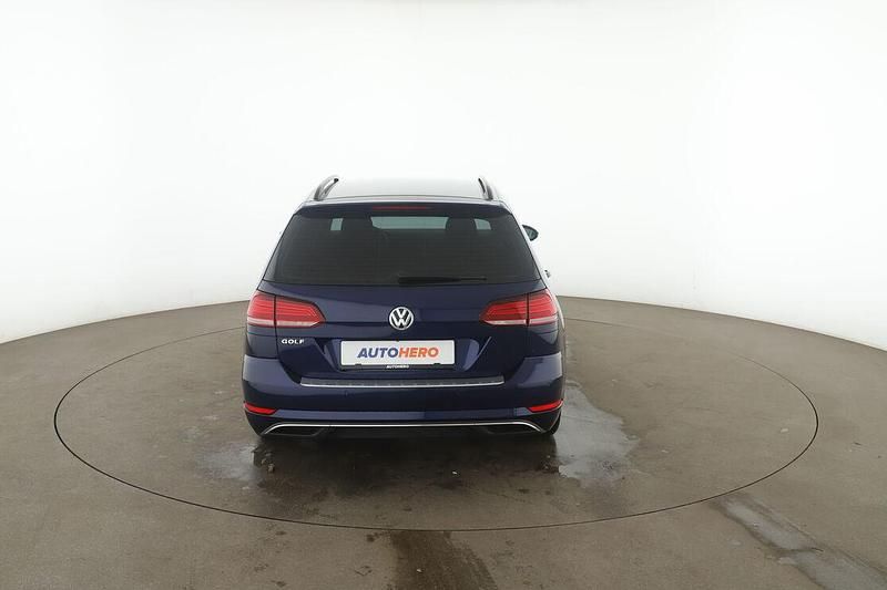 Gebraucht VW Golf VII Comfortline 2019 Blau Kombi