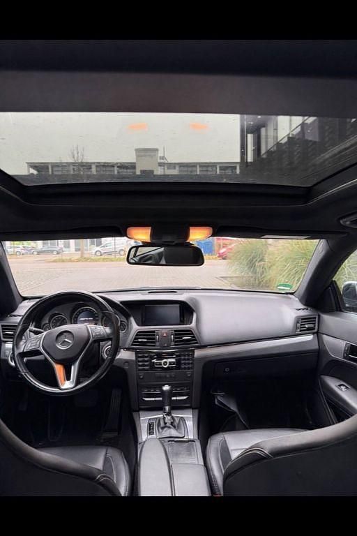 Gebraucht Mercedes E350 265 PS (194 kW) 2012 Blau Coupé