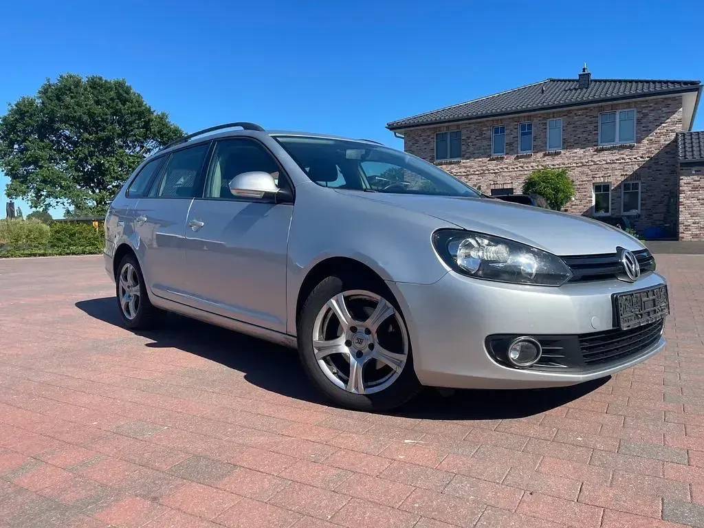 Gebraucht VW Golf VI Trendline 105 PS (77 kW) 2011 Silber Kleinwagen