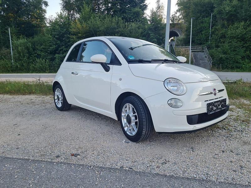 Weiß Gebraucht 2011 Fiat 500 Lounge Kleinwagen | 3.699 € (Guter Preis) - Bild 1/4