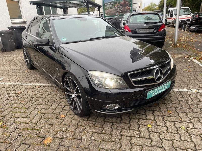 Schwarz Gebraucht 2009 Mercedes C350 Edition Limousine | 9.490 € (Fairer Preis) - Bild 1/4