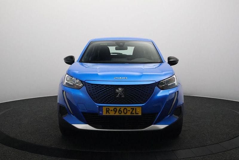 Gebraucht Peugeot e-2008 Active 100 kW (136 PS) 2022 Blau SUV