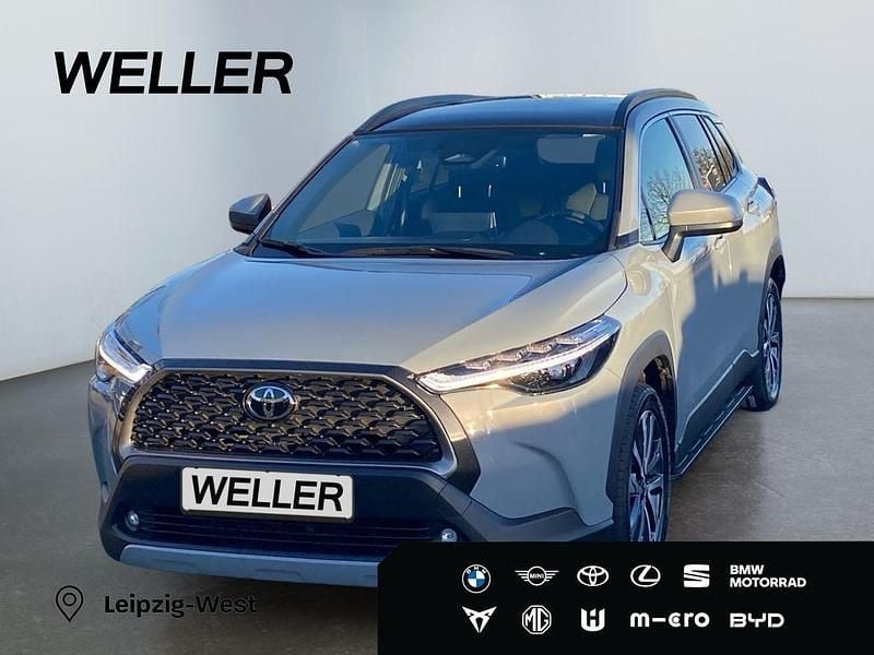 Grau Gebraucht 2025 Toyota Corolla Cross Team SUV | 35.990 € (Fairer Preis) - Bild 1/3