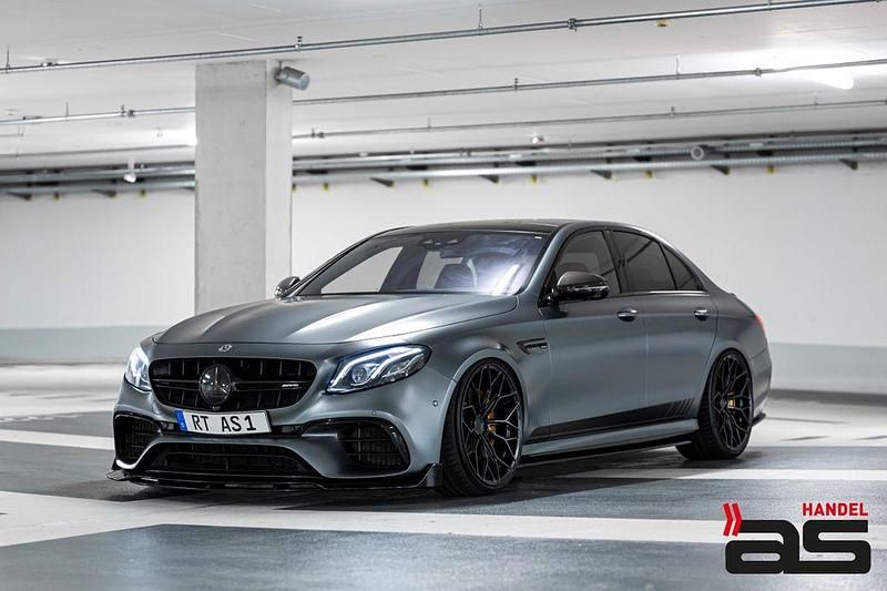Grau Gebraucht 2018 Mercedes E63 AMG AMG Limousine | 83.890 € - Bild 1/4