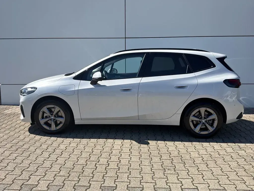 Gebraucht BMW 225 Active Tourer 245 PS (180 kW) 2025 Weiß Van / Kleinbus