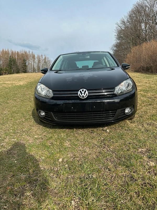 Gebraucht VW Golf VI 105 PS (77 kW) 2011 Schwarz Kleinwagen