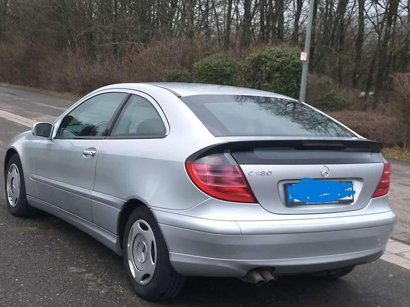 Gebraucht Mercedes C180 129 PS (94 kW) 2002 Silber Coupé