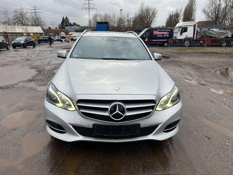 Gebraucht Mercedes E300 Avantgarde 231 PS (169 kW) 2013 Silber Kombi