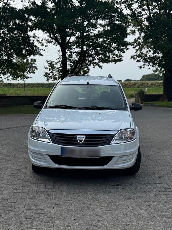 Weiß Gebraucht 2009 Dacia Logan MCV Kombi | 2.100 € (Guter Preis) - Bild 1/4