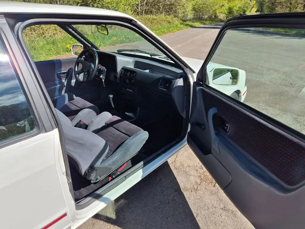 Gebraucht Ford Escort 90 PS (66 kW) 1988 Weiß
