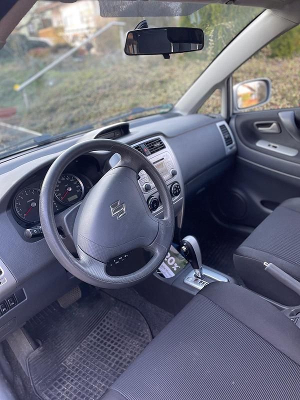 Gebraucht Suzuki Liana 78 PS (57 kW) 2004 Silber Limousine