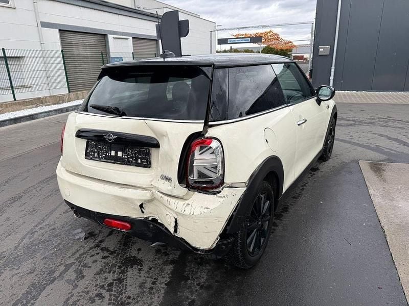 Gebraucht Mini Cooper 136 PS (100 kW) 2019 Weiß Kleinwagen