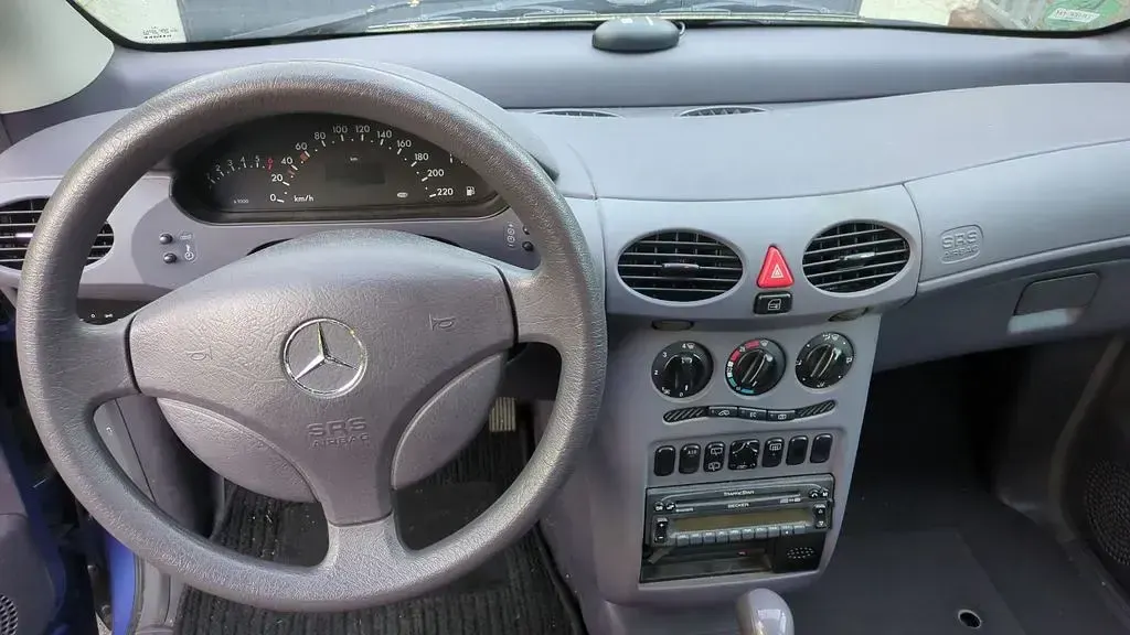 Gebraucht Mercedes A140 82 PS (60 kW) 1999 Blau Limousine