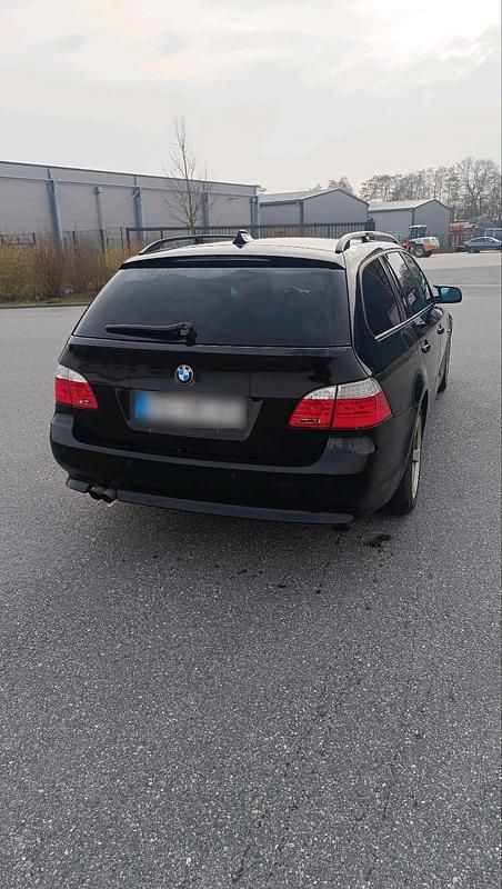 Gebraucht BMW 525 197 PS (144 kW) 2008 Schwarz Kombi