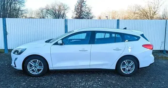 Gebraucht Ford Focus 125 PS (91 kW) 2020 Frostweiß Kombi