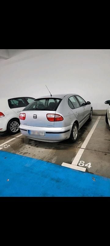 Second-hand Seat Leon 105 CP (77 kW) 2004 Argintiu Hatchback