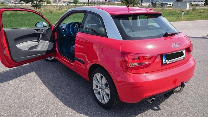 Gebraucht Audi A1 Ambition 90 PS (66 kW) 2011 Rot Kleinwagen