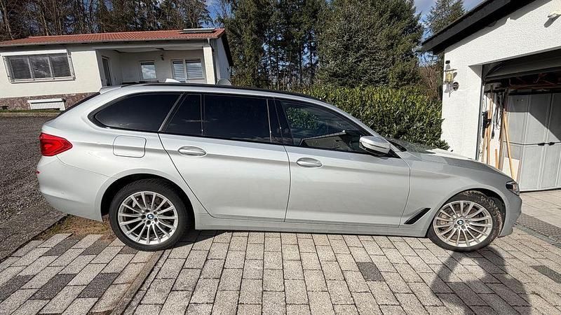 Gebraucht BMW 530 Sport Line 265 PS (194 kW) 2019 Silber Kombi