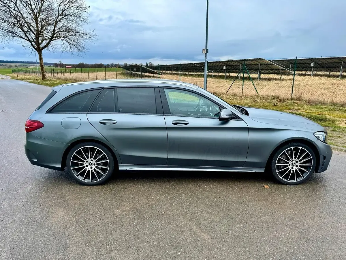 Gebraucht Mercedes C400 AMG line 333 PS (244 kW) 2019 Grau Kombi