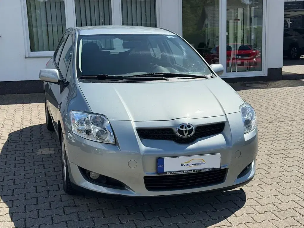 Gebraucht Toyota Auris Team 124 PS (91 kW) 2008 Silber Kleinwagen