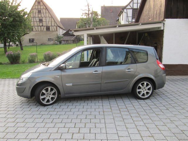 Gebraucht Renault Grand Scénic II Dynamique 120 PS (88 kW) 2004 Grau metallic Van / Kleinbus