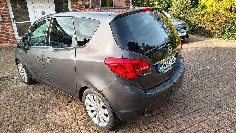 Gebraucht Opel Meriva Innovation 110 PS (80 kW) 2012 Grau Van / Kleinbus