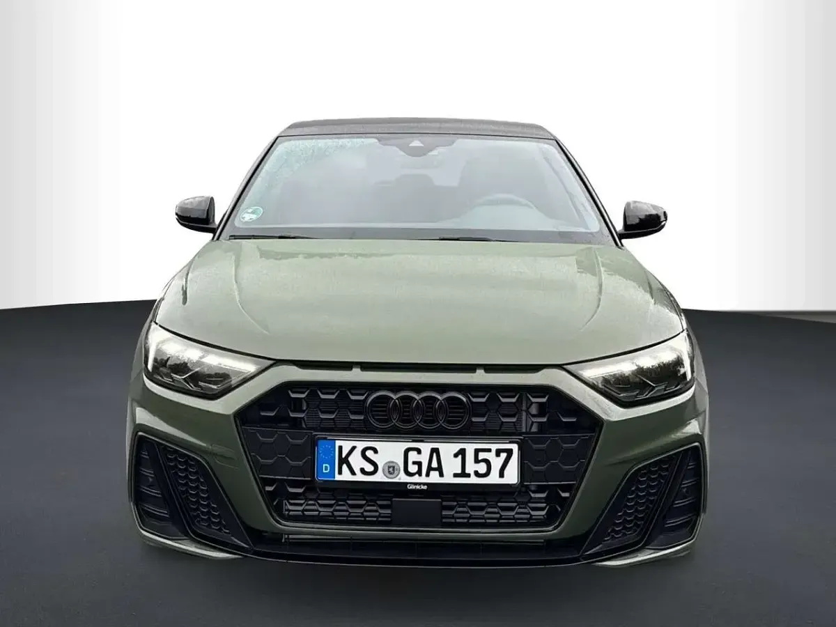 Gebraucht Audi A1 S-Line 207 PS (152 kW) 2025 Distriktgrün metallic SUV
