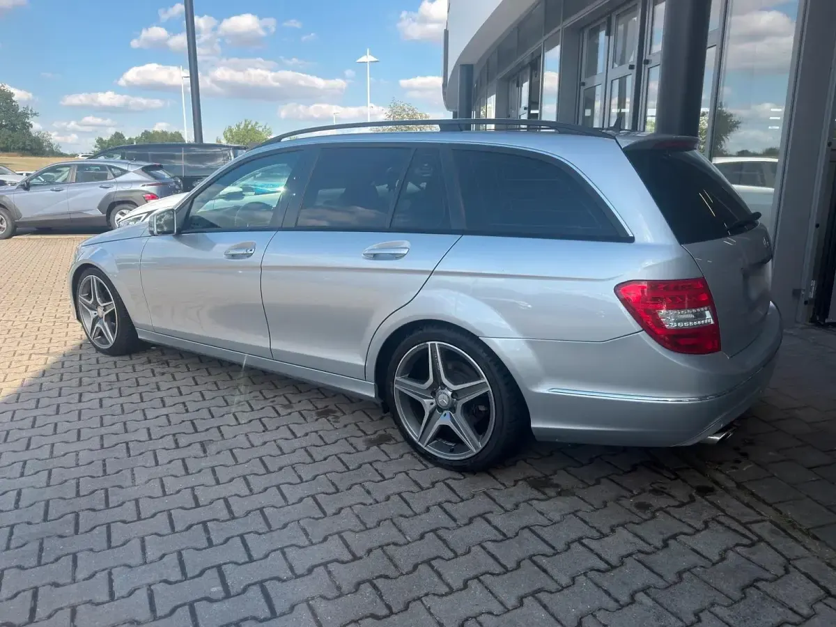 Gebraucht Mercedes C250 204 PS (150 kW) 2013 Silber Kombi