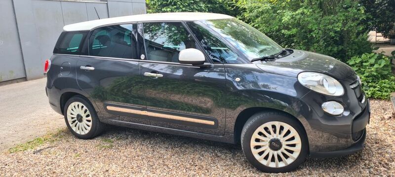 Grau Gebraucht 2014 Fiat 500L Lounge Van / Kleinbus | 7.950 € (Fairer Preis) - Bild 1/4