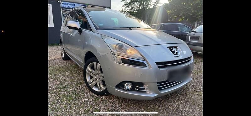 Gebraucht Peugeot 5008 Platinum 156 PS (114 kW) 2010 Grau Van / Kleinbus