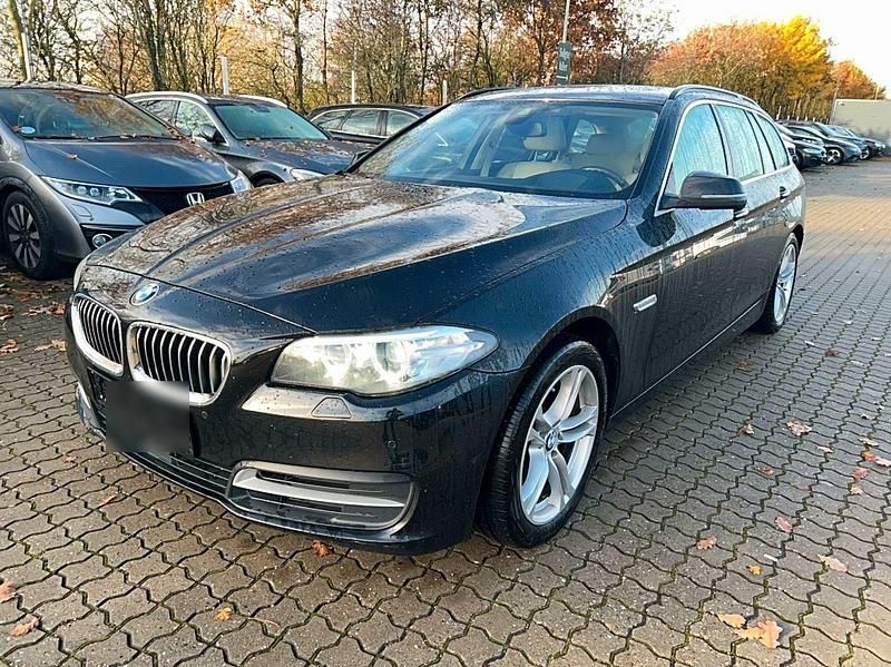 Schwarz Gebraucht 2015 BMW 520 Luxury Line Kombi | 9.500 € (Superpreis) - Bild 1/4