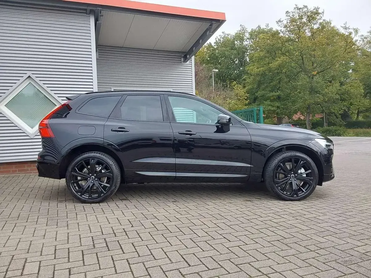 Nowe Volvo XC60 Plus 455 KM (334 kW) 2026 Czarny SUV