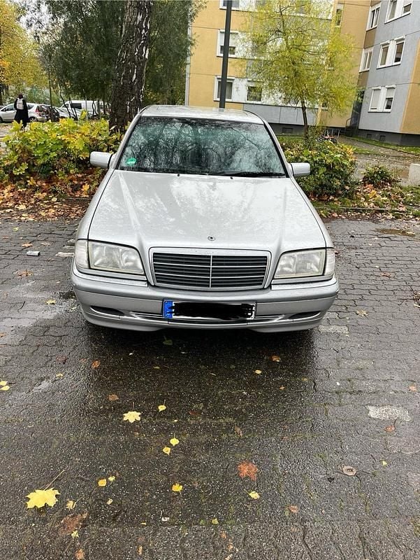 Silber Gebraucht 1997 Mercedes C200 Limousine | 2.499 € (Guter Preis) - Bild 1/4
