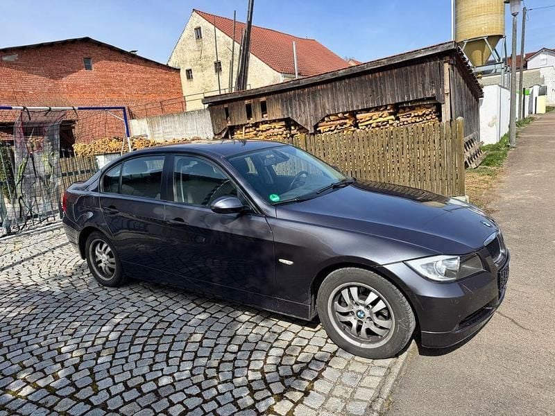 Gebraucht BMW 320 150 PS (110 kW) 2005 Limousine