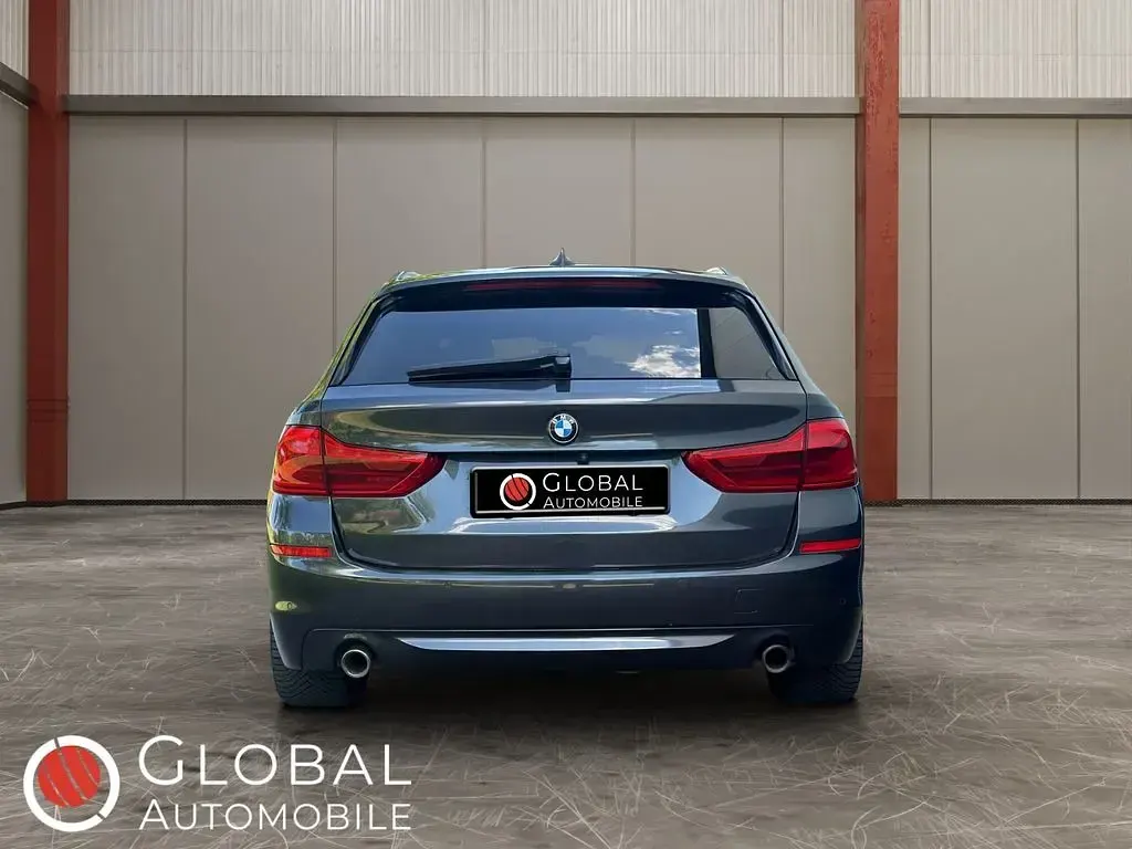 Gebraucht BMW 520 Performance 184 PS (135 kW) 2018 Grau Limousine