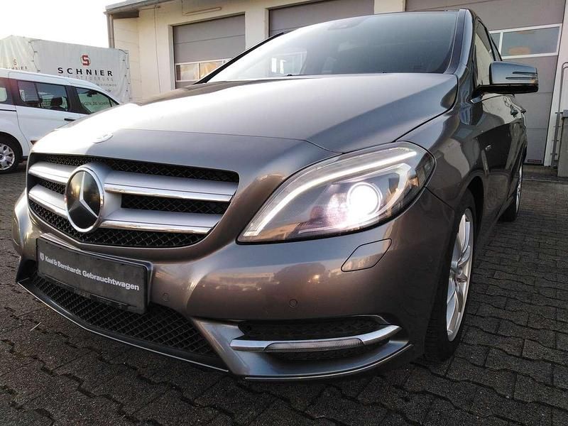 Gebraucht Mercedes B200 156 PS (114 kW) 2011 Mountaingrau  met. Van / Kleinbus