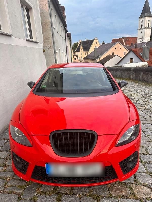 Rot Gebraucht 2008 Seat Leon Limousine | 2.500 € (Guter Preis) - Bild 1/4