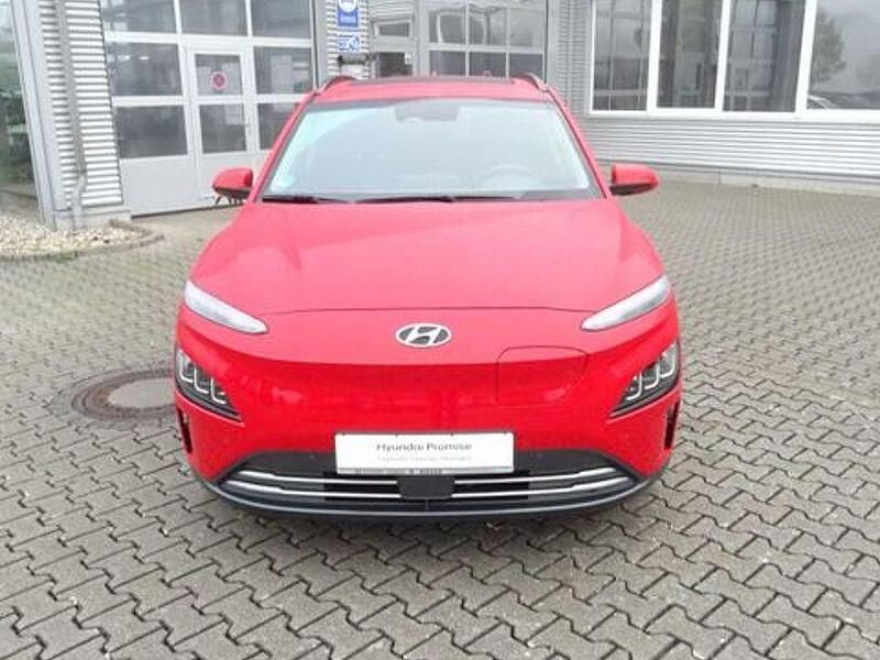 Rot Gebraucht 2022 Hyundai Kona Trend SUV | 19.665 € (Fairer Preis) - Bild 1/4