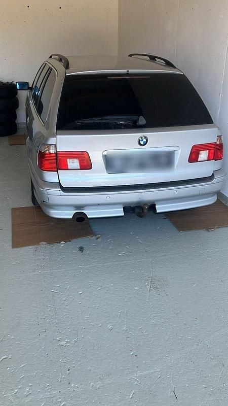 Usata BMW 520 170 CV (125 kW) 2001 Argento Station wagon