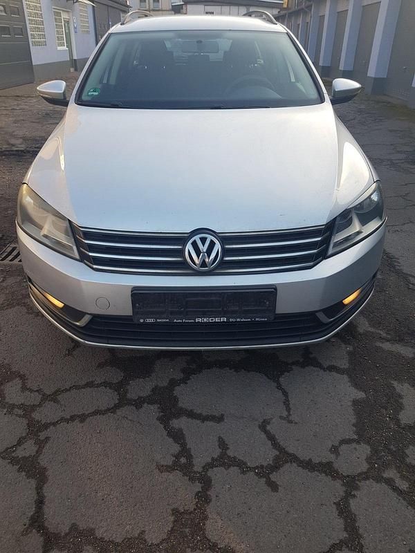 Gebraucht VW Passat Highline 122 PS (89 kW) 2011 Silber Kombi