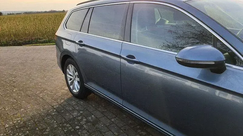 Gebraucht VW Passat Comfortline 150 PS (110 kW) 2015 Blau Kombi