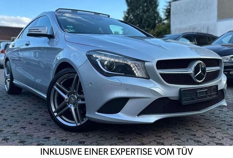 Silber Gebraucht 2013 Mercedes CLA200 Limousine | 17.298 € (Fairer Preis) - Bild 1/4