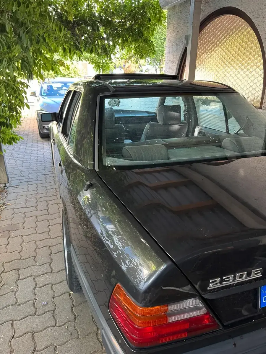 Gebraucht Mercedes 230 1988 Schwarz Limousine