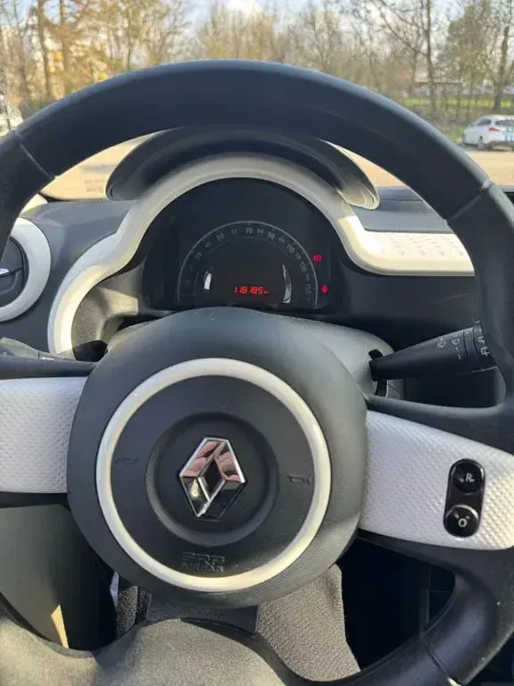 Gebraucht Renault Twingo Life 71 PS (52 kW) 2016 Weiß Kleinwagen