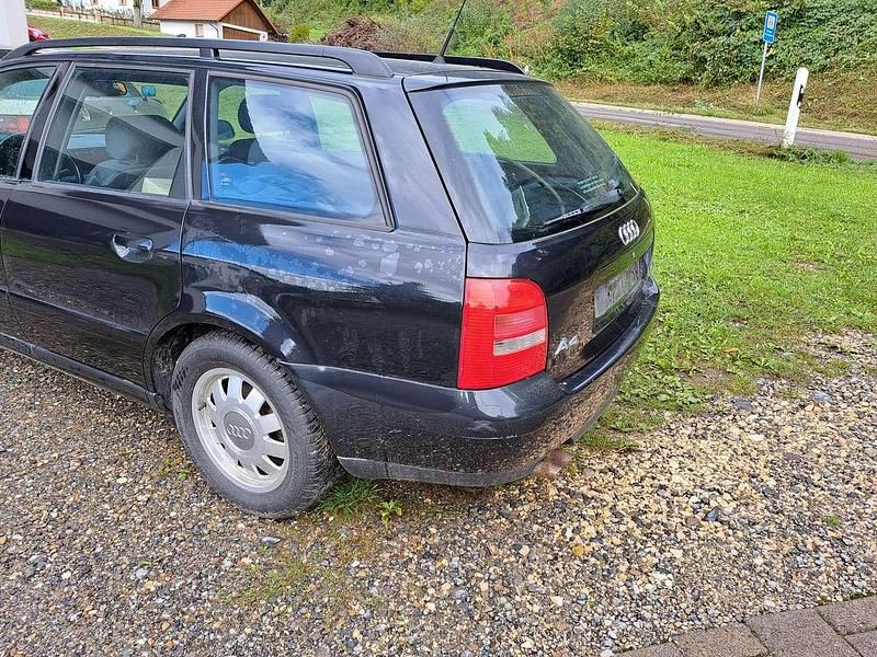 Gebraucht Audi A4 150 PS (110 kW) 2000 Schwarz Kombi