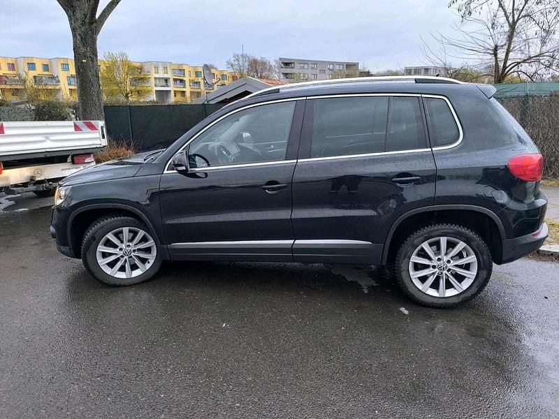 Gebraucht VW Tiguan 140 PS (102 kW) 2012 Schwarz SUV