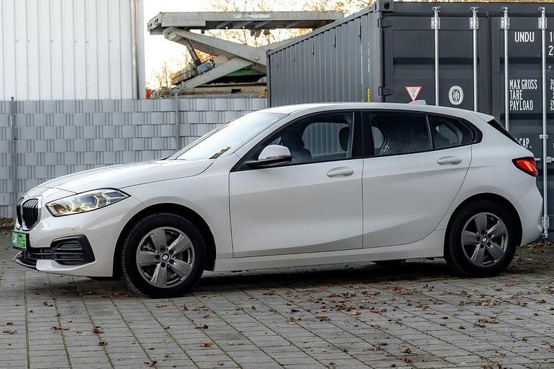 Gebraucht BMW 118 Sport Line 136 PS (100 kW) 2024 Alpinweiss iii Kleinwagen