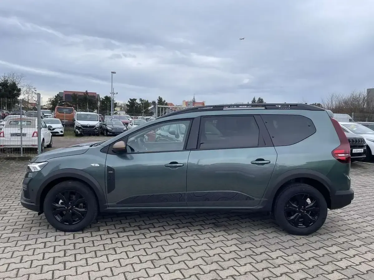Gebraucht Dacia Jogger Extreme 110 PS (80 kW) 2024 Zedergrün Van / Kleinbus